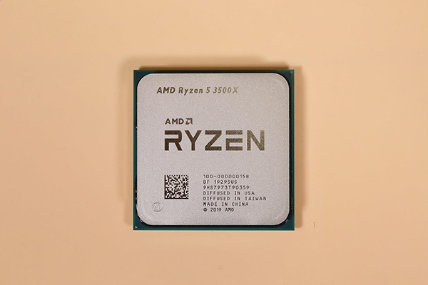 复古方程式赛车2025最新版雨天竞速实机画面